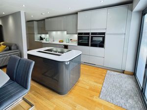 WOOD AVENUE- click for photo gallery